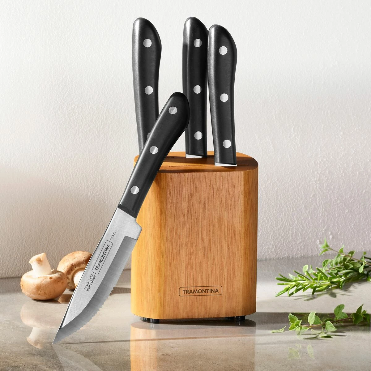 Tramontina Porterhouse 4 Pc - 5 In Steak Knife Set With Hardwood Block 2 Tramontina Porterhouse 4 Pc - 5 In Steak Knife Set With Hardwood Block - Image 2