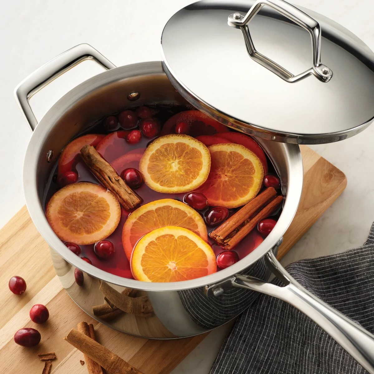 Tramontina 4 Qt Prima Stainless Steel Covered Sauce Pan 1 Tramontina 4 Qt Prima Stainless Steel Covered Sauce Pan