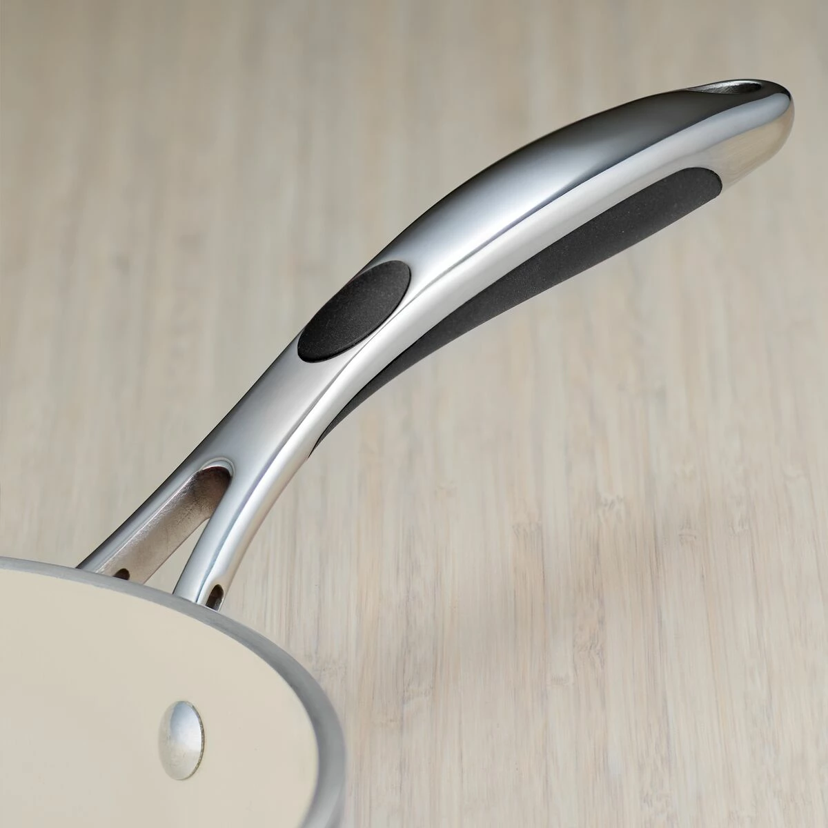 Tramontina 10 In Ceramic Fry Pan - Black 3 Tramontina 10 In Ceramic Fry Pan - Black - Image 3