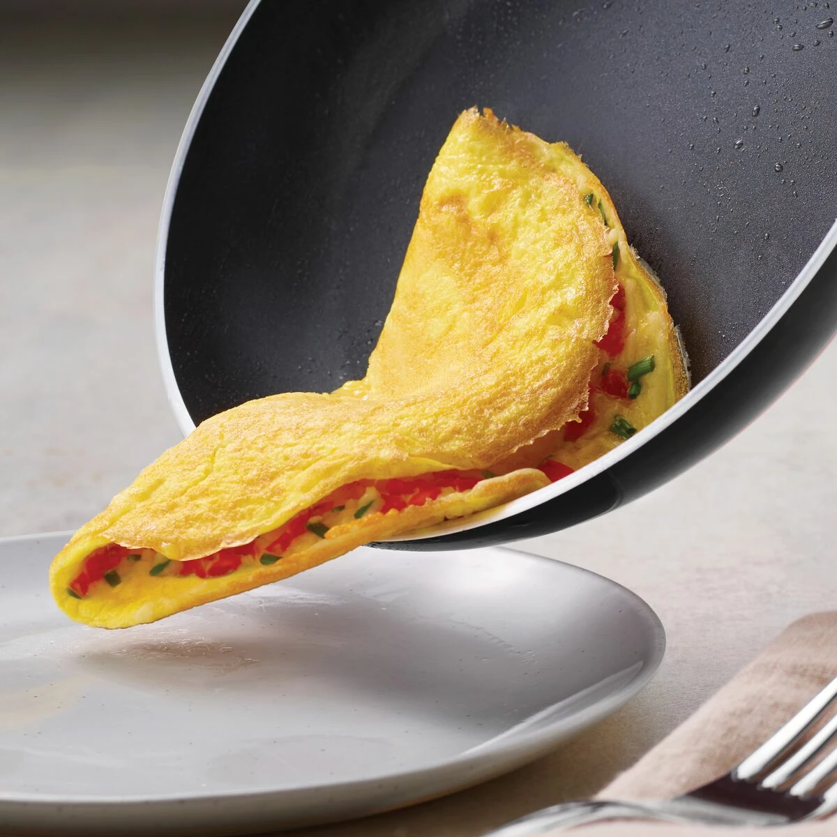 Tramontina 10 IN Sauté Pan - Aluminum, Metallic Black- Everyday 2 Tramontina 10 IN Sauté Pan - Aluminum, Metallic Black- Everyday - Image 2