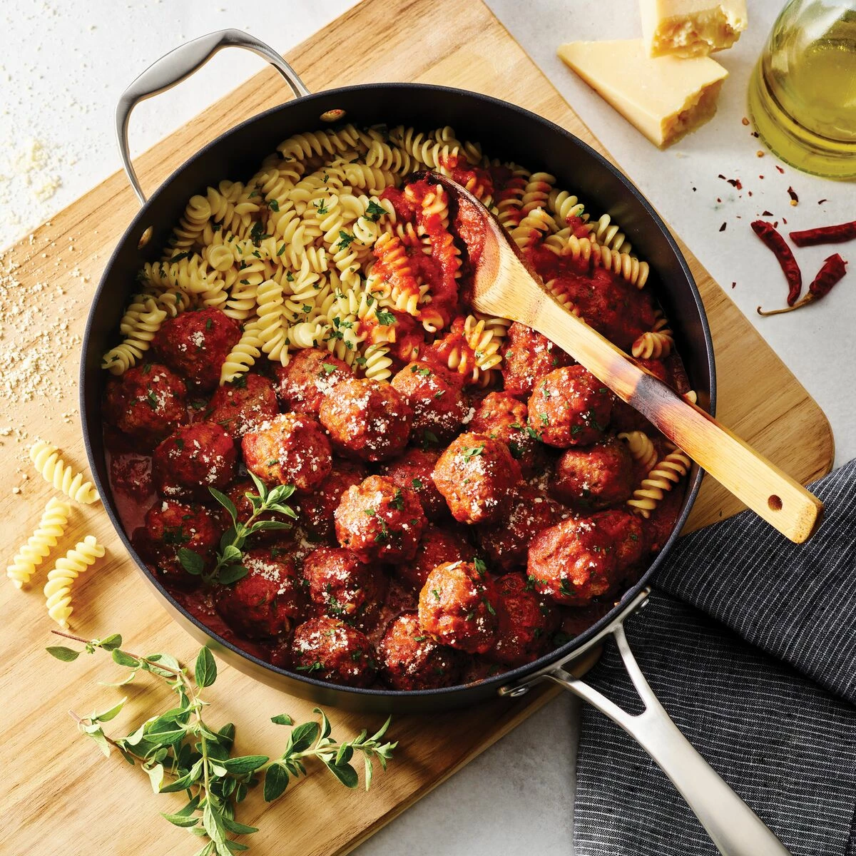 Tramontina 5.5 Qt Hard Anodized Aluminum Covered Deep Sauté Pan 1 Tramontina 5.5 Qt Hard Anodized Aluminum Covered Deep Sauté Pan