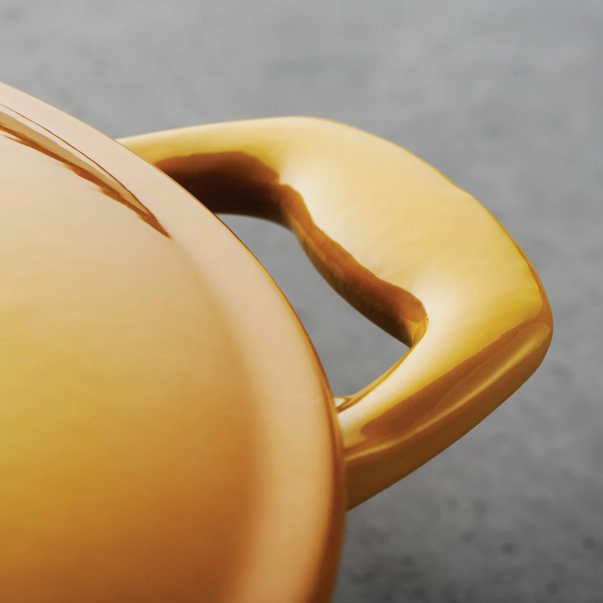 Tramontina 12 In Enameled Cast Iron Covered Skillet - Sunrise 5 Tramontina 12 In Enameled Cast Iron Covered Skillet - Sunrise - Image 5