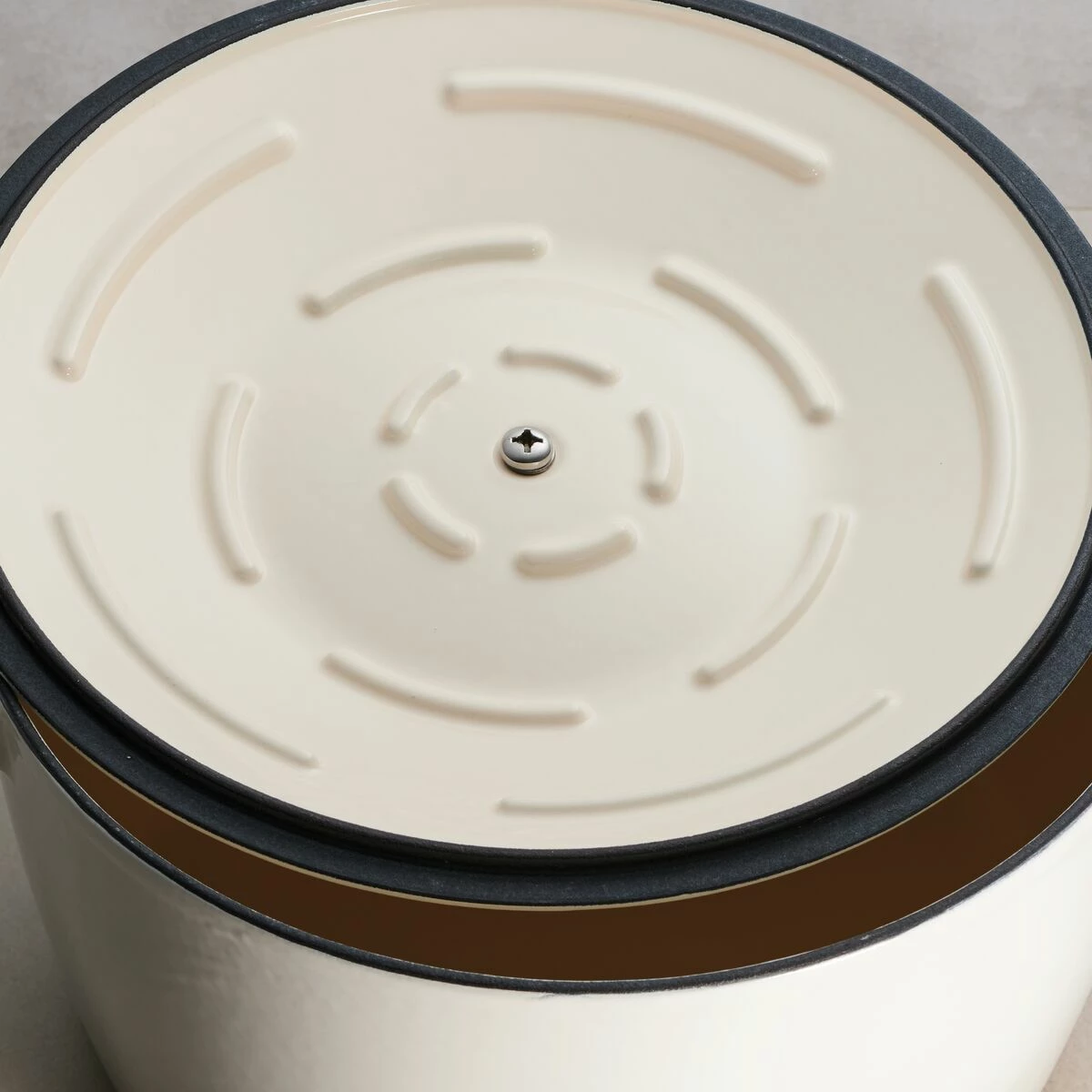 Tramontina 7 Qt Enameled Cast Iron Covered Tall Round Dutch Oven - Latte With Gold Knob 7 Tramontina 7 Qt Enameled Cast Iron Covered Tall Round Dutch Oven - Latte With Gold Knob - Image 7