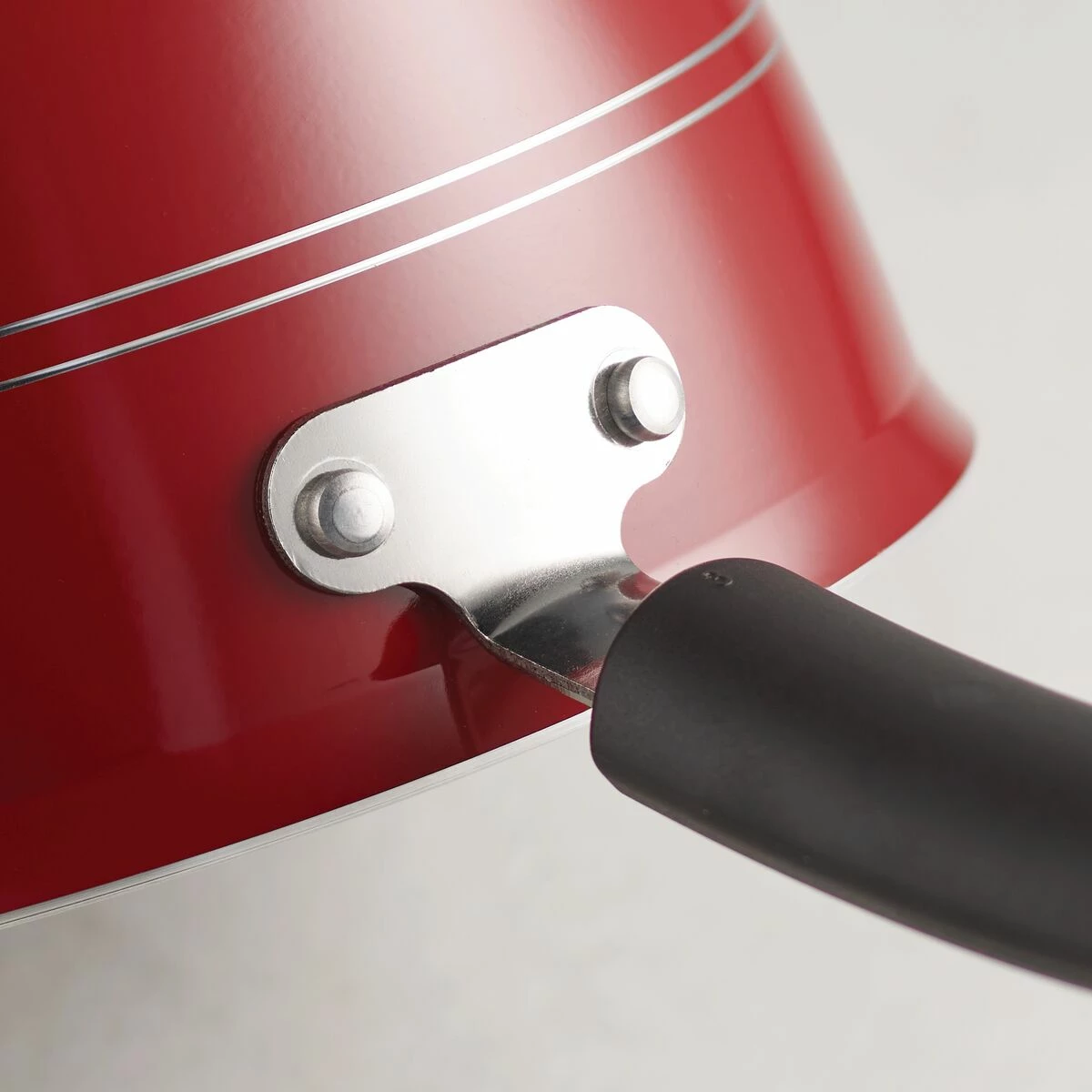 Tramontina Sicilia 1.25 Qt Aluminum Nonstick Covered Sauce Pan - Raspberry 5 Tramontina Sicilia 1.25 Qt Aluminum Nonstick Covered Sauce Pan - Raspberry - Image 5