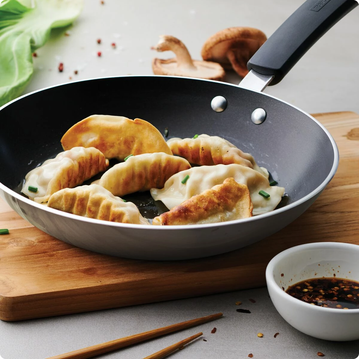 Tramontina Sicilia 9.5 In Aluminum Nonstick Saute Pan - Hazelnut 1 Tramontina Sicilia 9.5 In Aluminum Nonstick Saute Pan - Hazelnut