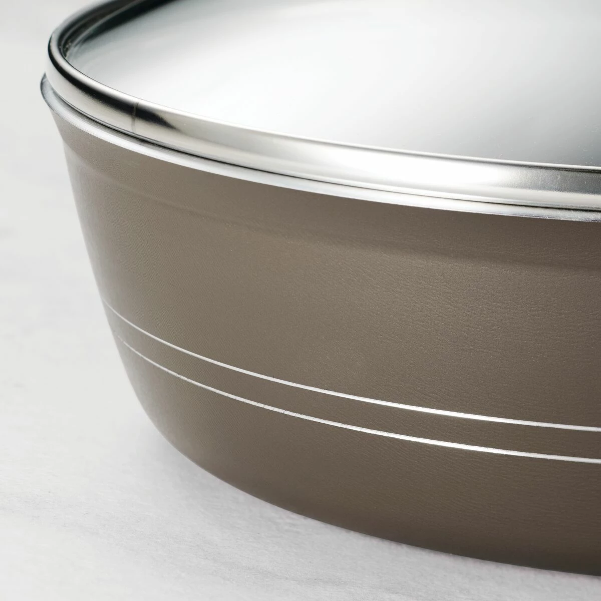 Tramontina Sicilia 2.5 Qt Aluminum Nonstick Covered Sauce Pan - Hazelnut 2 Tramontina Sicilia 2.5 Qt Aluminum Nonstick Covered Sauce Pan - Hazelnut - Image 2