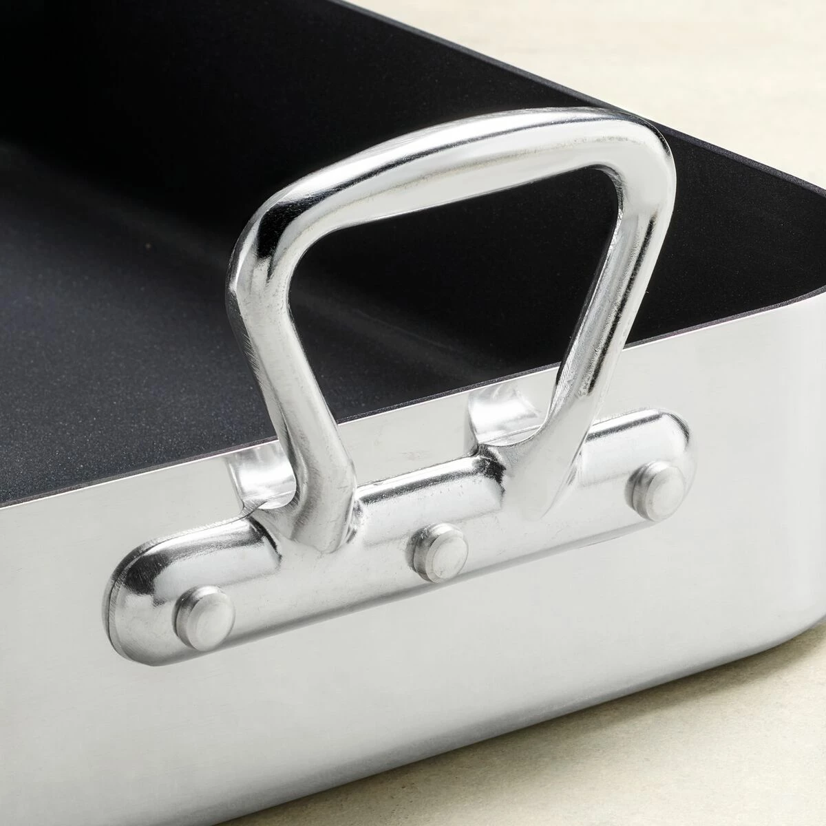 Tramontina 16 Inch Nonstick Roasting Pan With "V" Rack 4 Tramontina 16 Inch Nonstick Roasting Pan With "V" Rack - Image 4